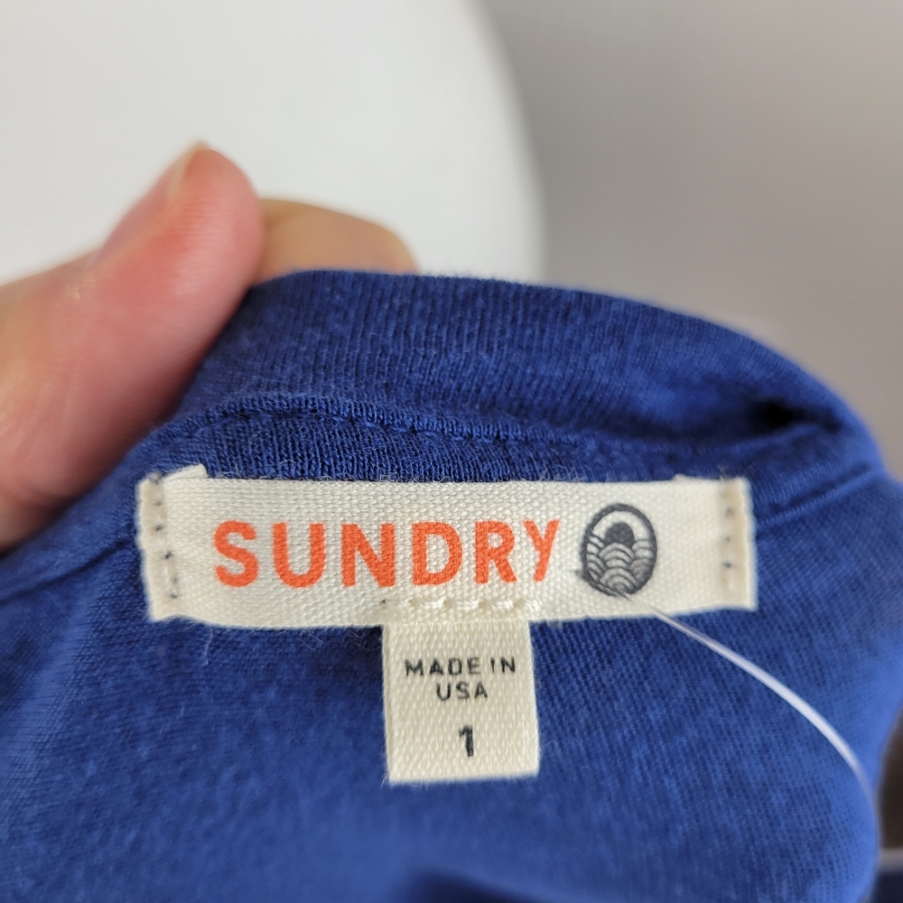 Sundry 'You & Moi' Navy graphic t shirt Small - Picture 2 of 3